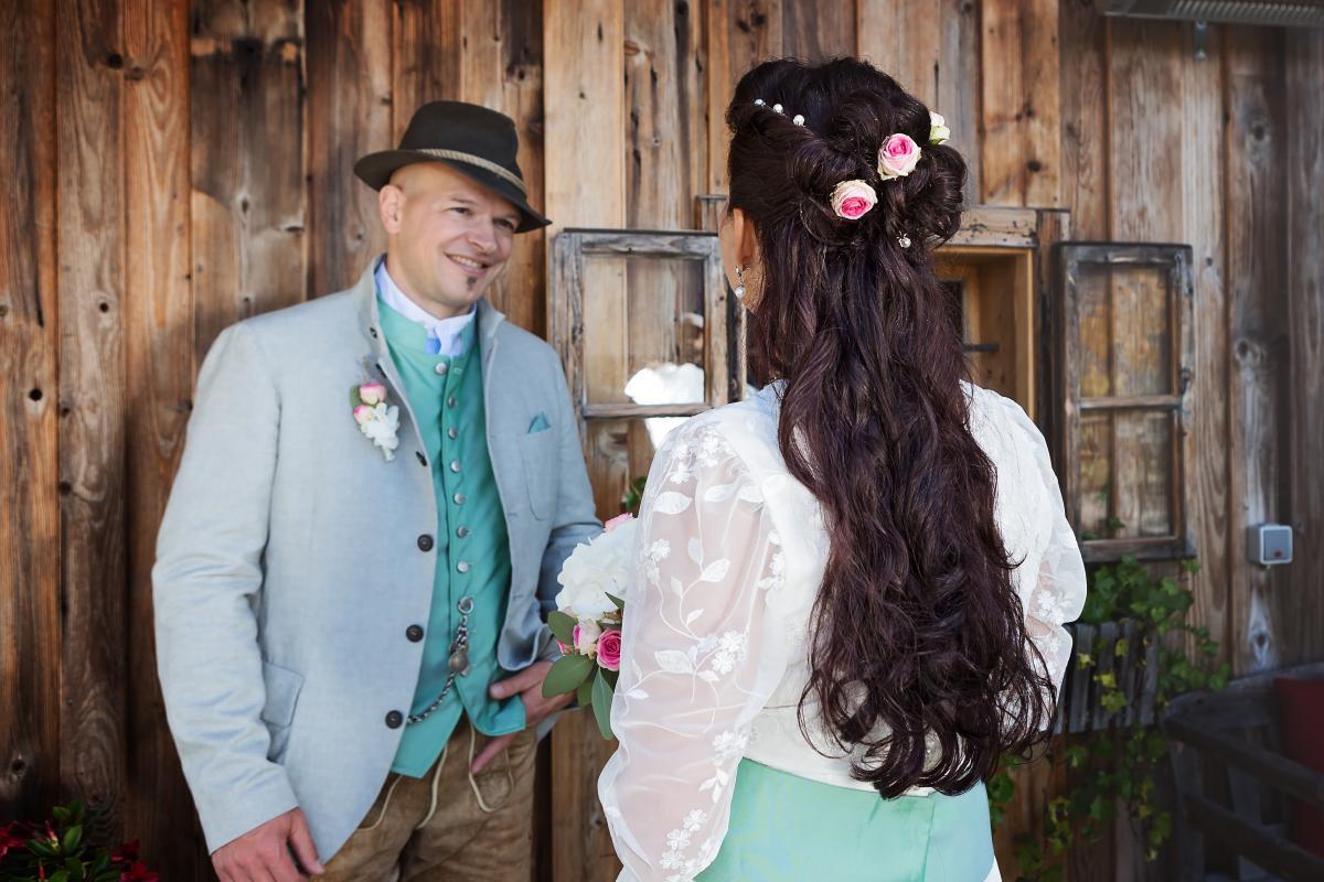 Paarfoto Hochzeit Blumen Frisur